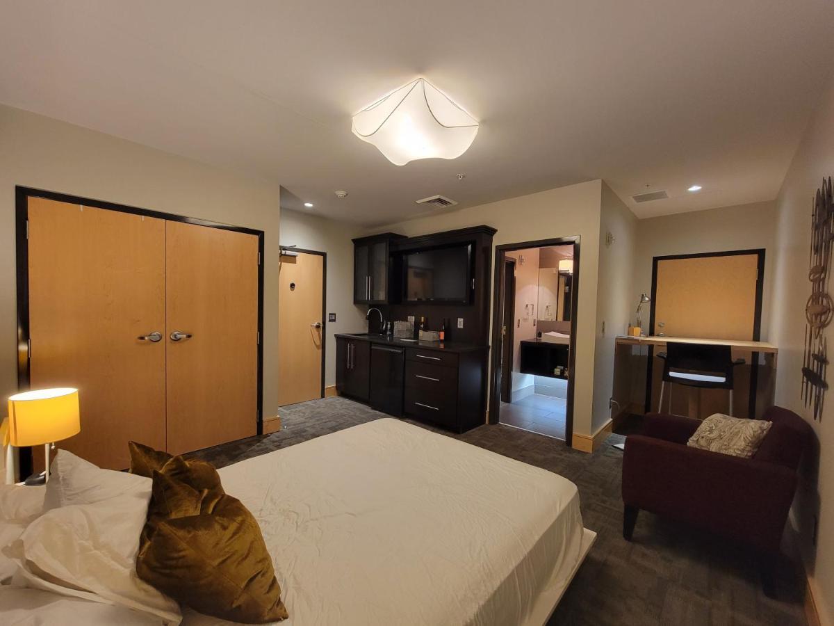 Suites At 118 บลูมมิงตัน ภายนอก รูปภาพ